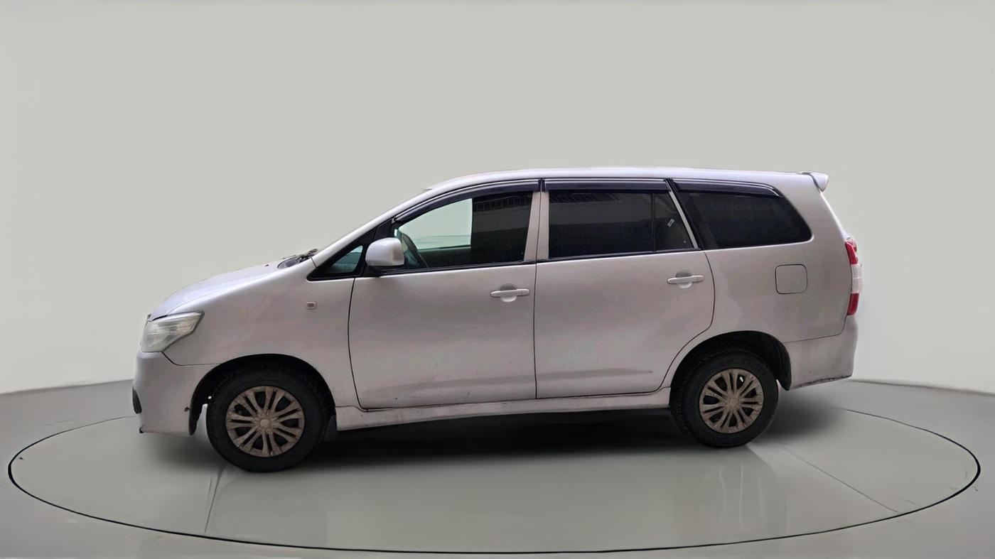 2012 Toyota Innova GX 2.5 8 STR, Diesel, Manual, 1,26,755 km, exterior