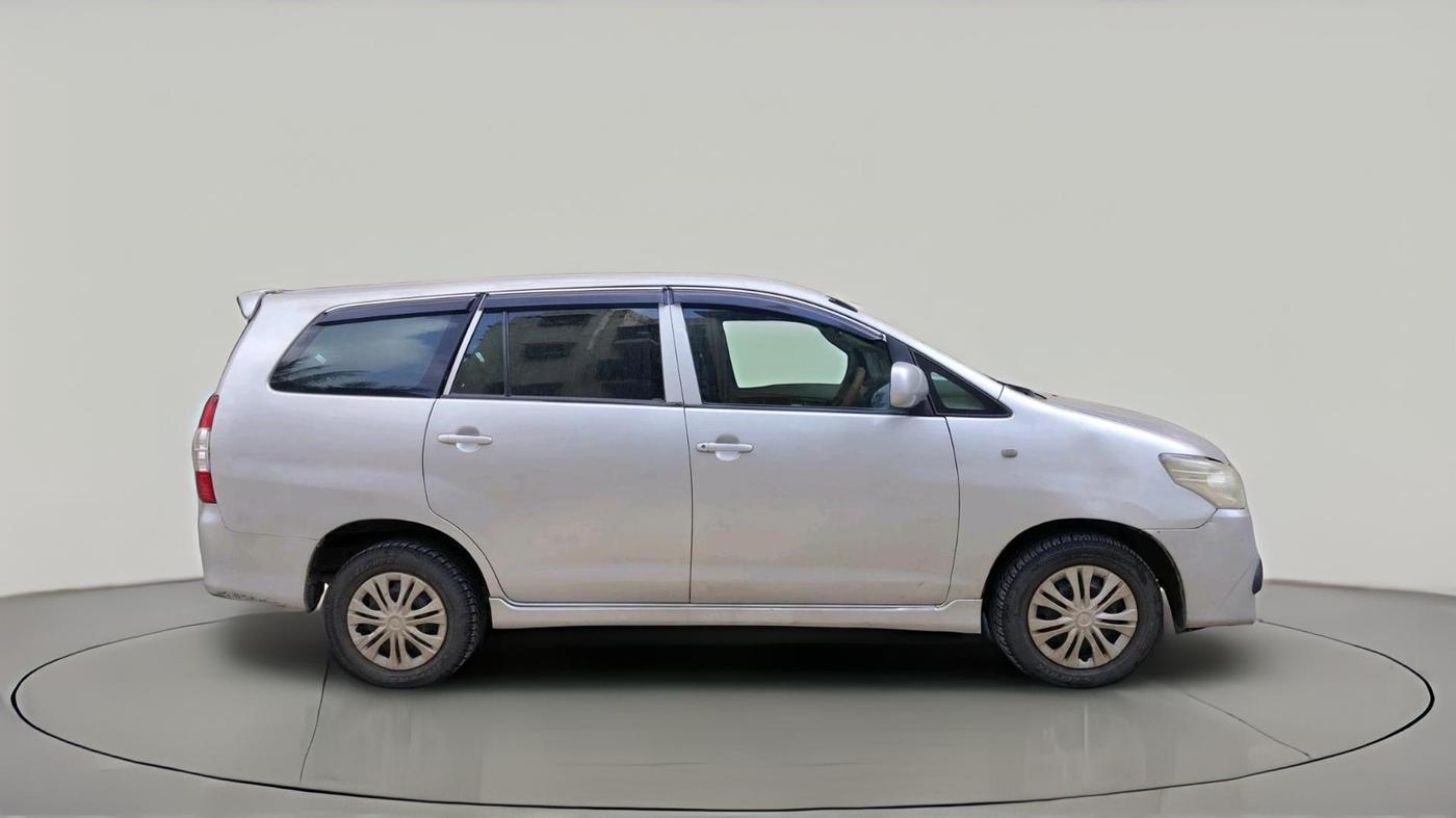 2012 Toyota Innova GX 2.5 8 STR, Diesel, Manual, 1,26,755 km, exterior