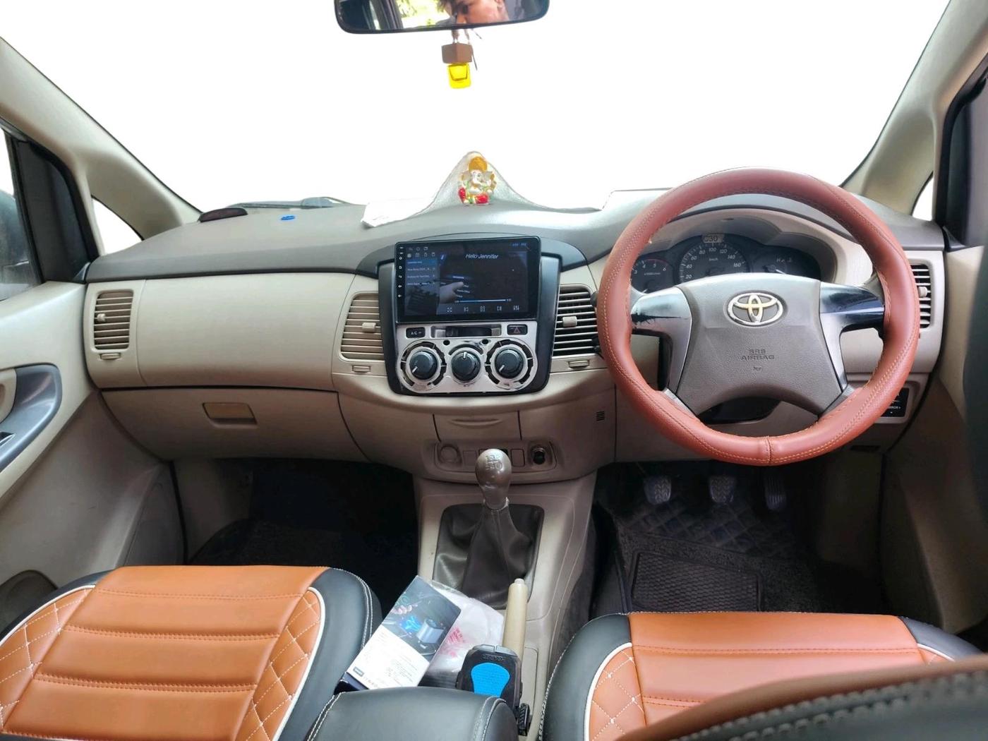 2012 Toyota Innova GX 2.5 8 STR, Diesel, Manual, 1,26,755 km, interior