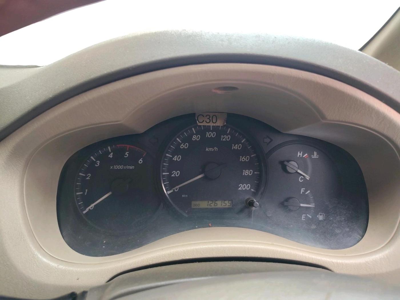 2012 Toyota Innova GX 2.5 8 STR, Diesel, Manual, 1,26,755 km, interior