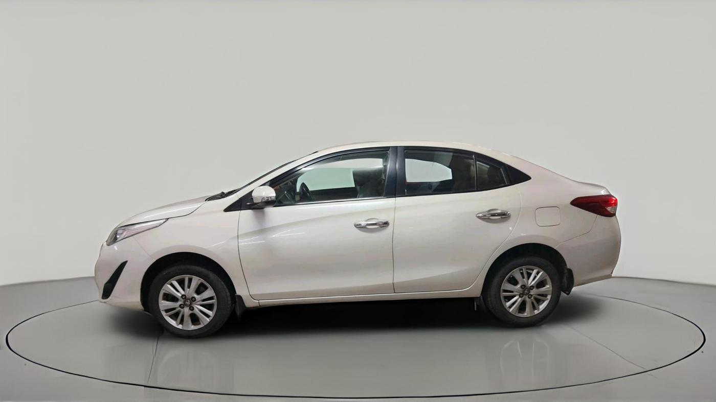 2018 Toyota YARIS VX CVT, Petrol, Automatic, 53,338 km, exterior