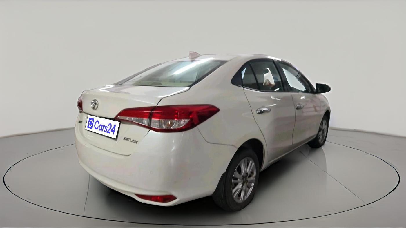 2018 Toyota YARIS VX CVT, Petrol, Automatic, 53,338 km, exterior