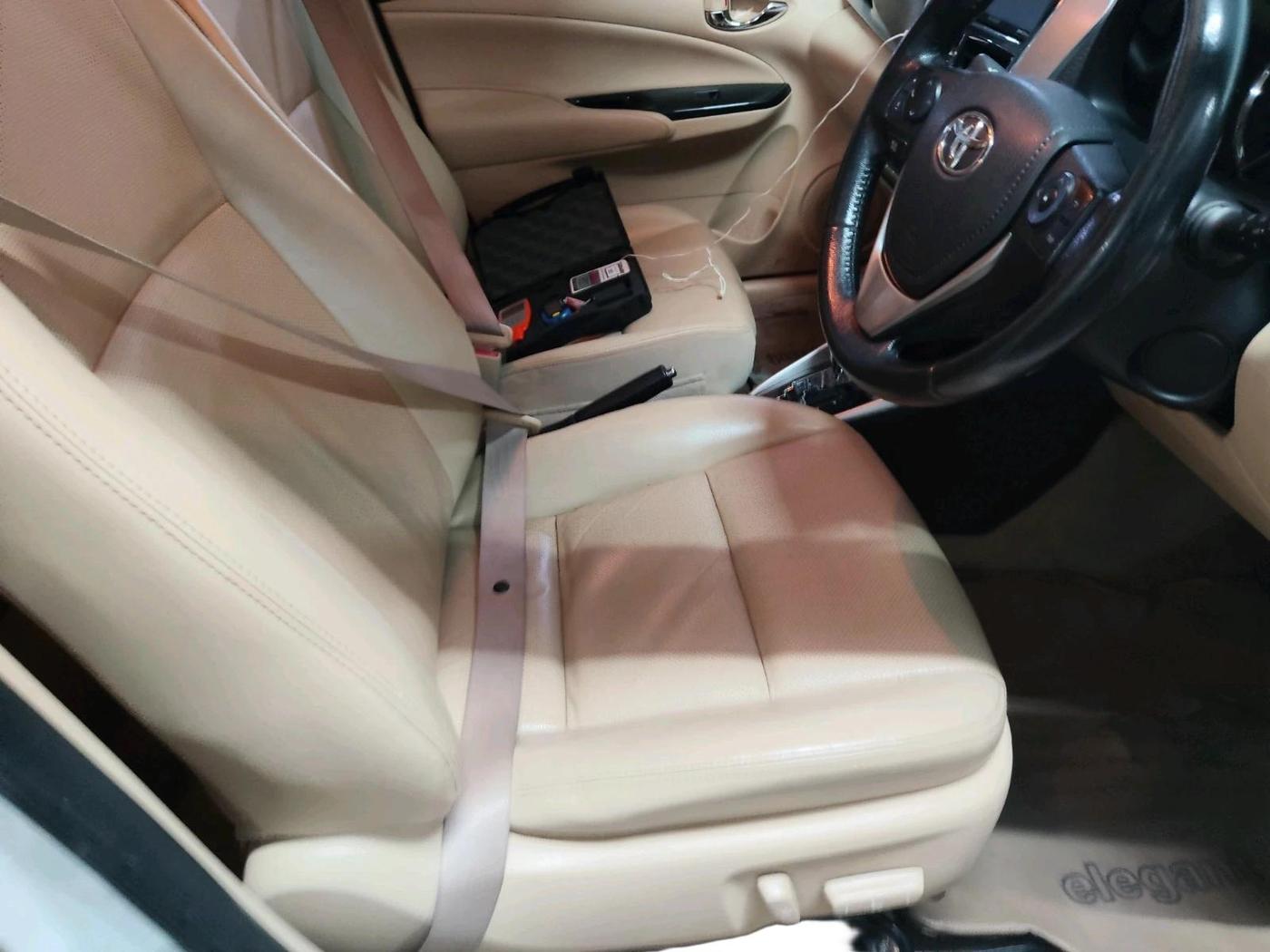 2018 Toyota YARIS VX CVT, Petrol, Automatic, 53,338 km, interior