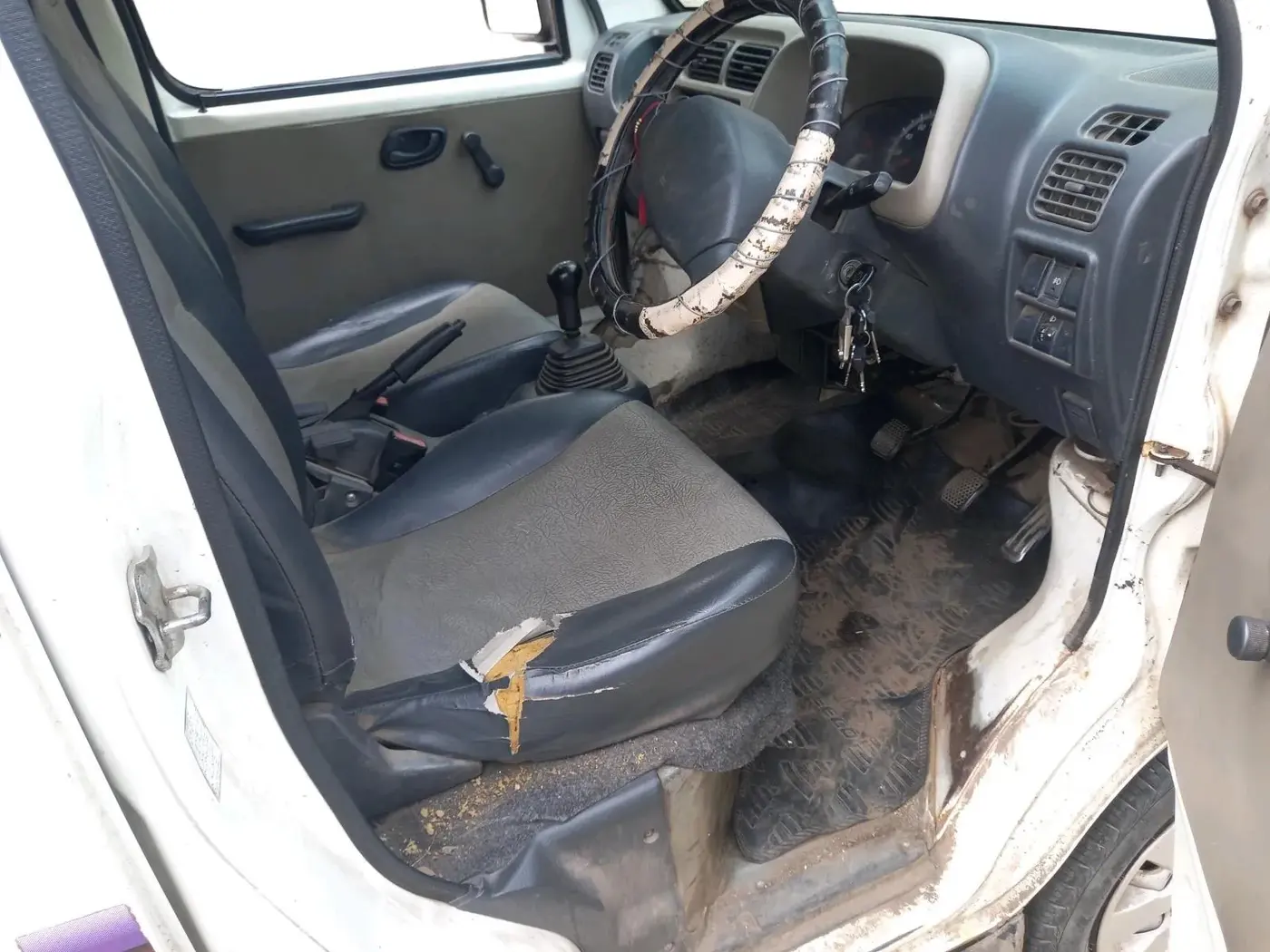 2011 Maruti Eeco 5 STR WITH A/C+HTR, Petrol, Manual, 1,03,924 km, interior