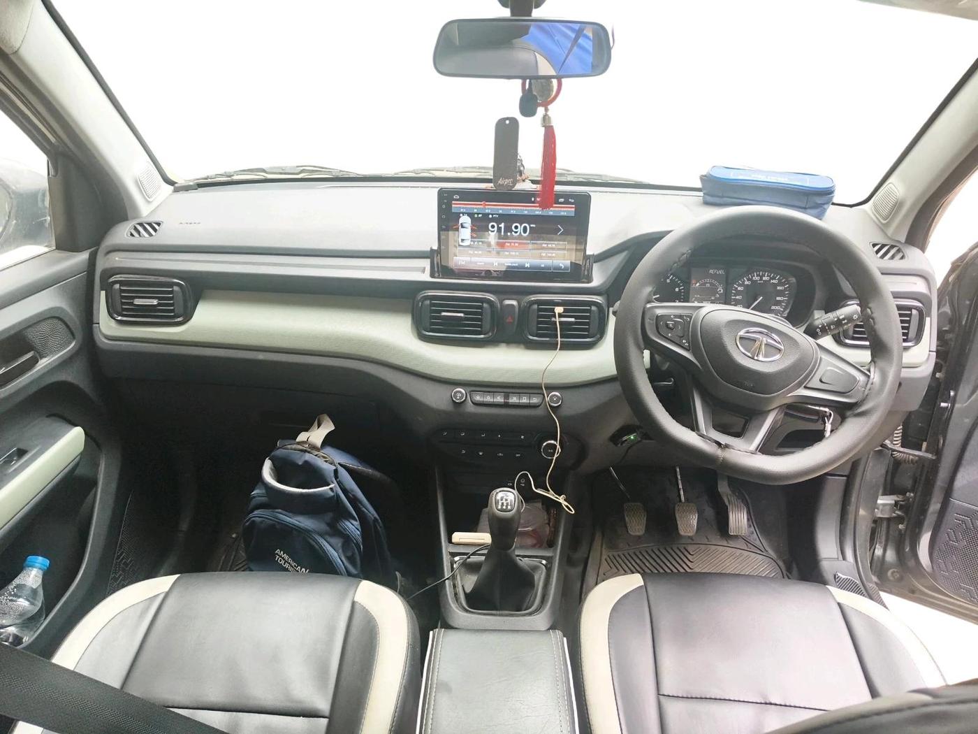 2022 Tata PUNCH ADVENTURE MT, Petrol, Manual, 20,859 km, interior