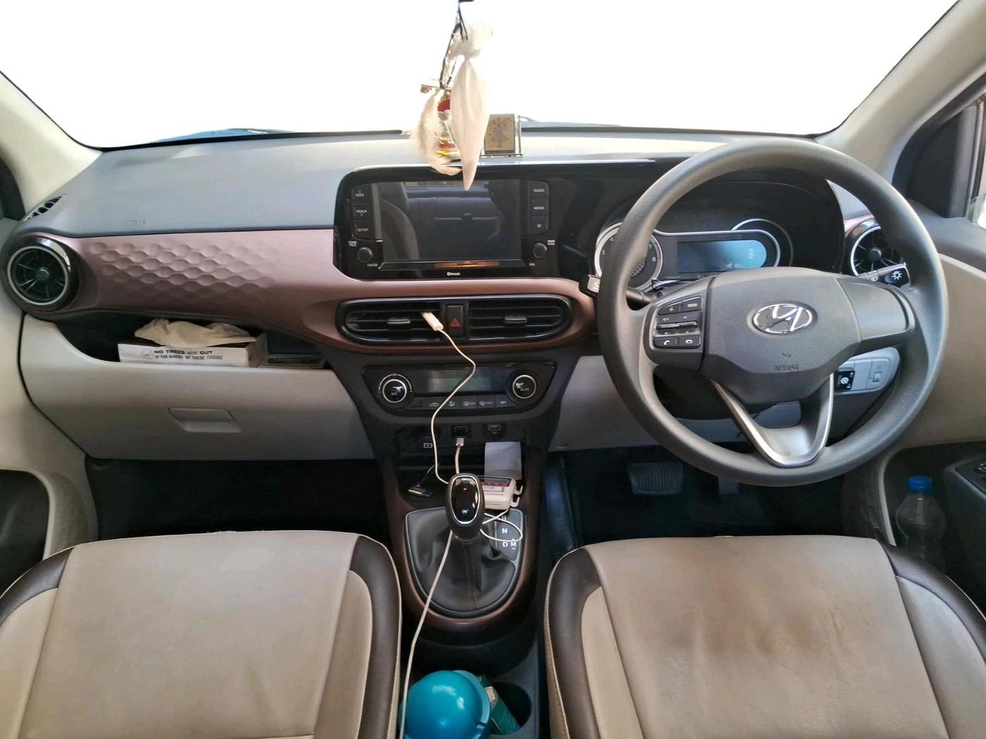 2020 Hyundai AURA SX PLUS 1.2 AMT, CNG, Automatic, 40,180 km, interior