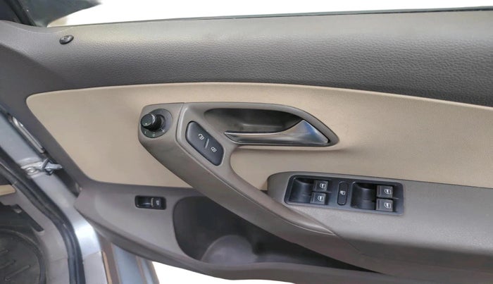 2013 Volkswagen Vento HIGHLINE DIESEL 1.6, Diesel, Manual, 65,180 km, interior