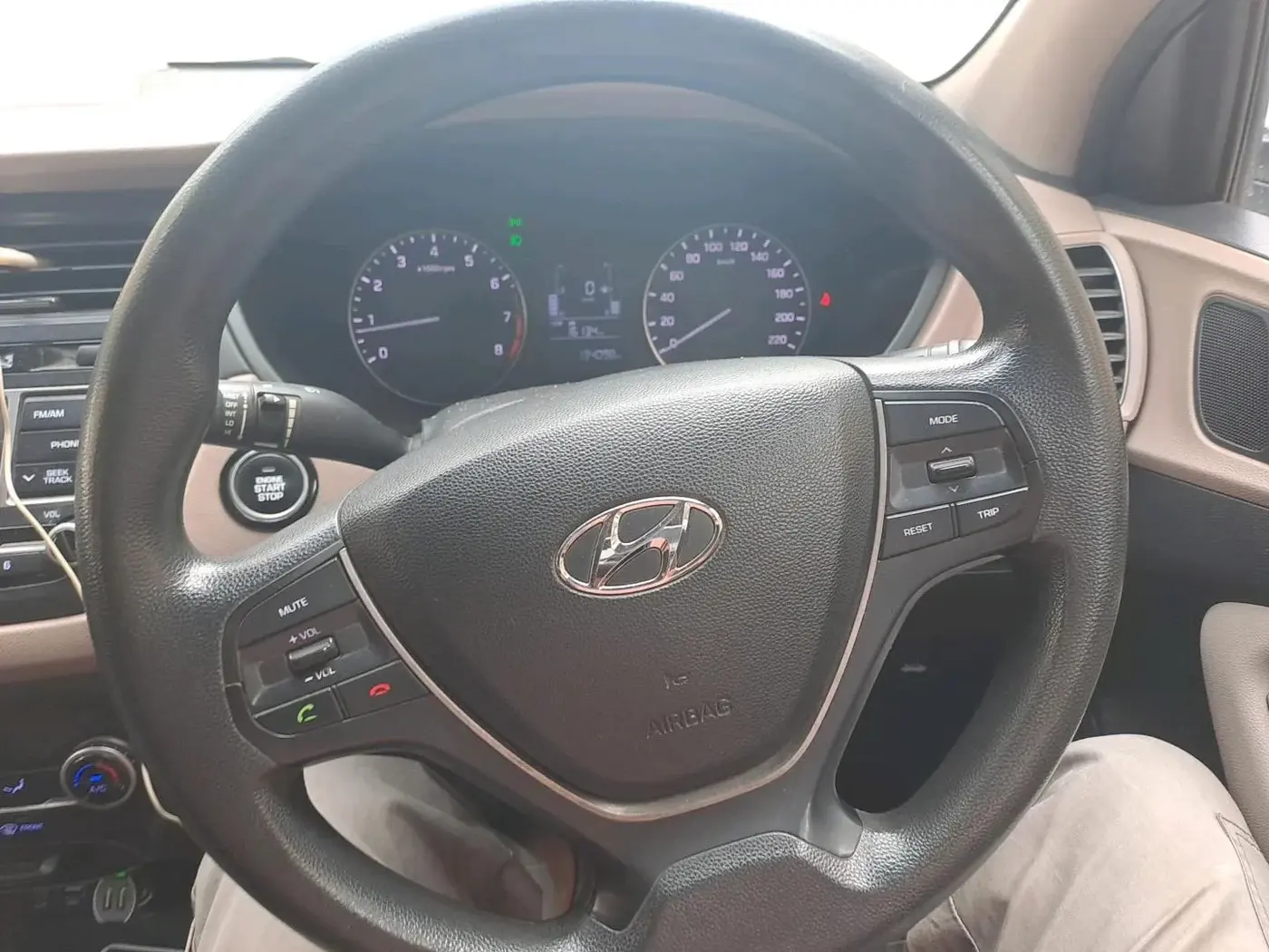 2015 Hyundai Elite i20 SPORTZ 1.2 (O), Petrol, Manual, 1,34,098 km, interior
