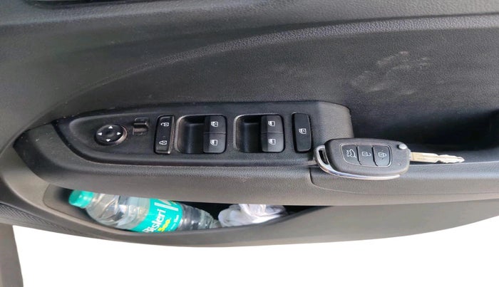 2022 Hyundai VENUE S 1.2, Petrol, Manual, 26,131 km, interior