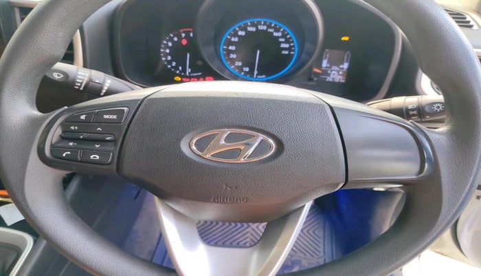 2022 Hyundai VENUE S 1.2, Petrol, Manual, 26,131 km, interior