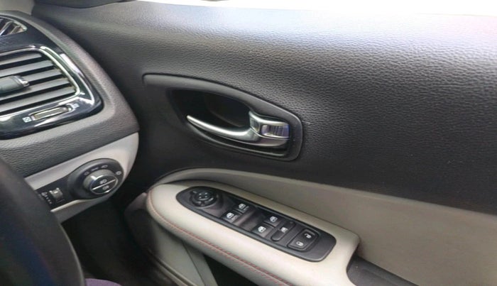 2018 Jeep Compass LIMITED (O) 2.0 DIESEL, Diesel, Manual, 52,282 km, interior