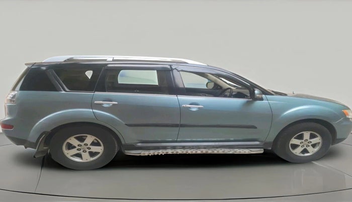 2011 Mitsubishi Outlander 2.4 MIVEC, Petrol, Automatic, 1,49,377 km, exterior