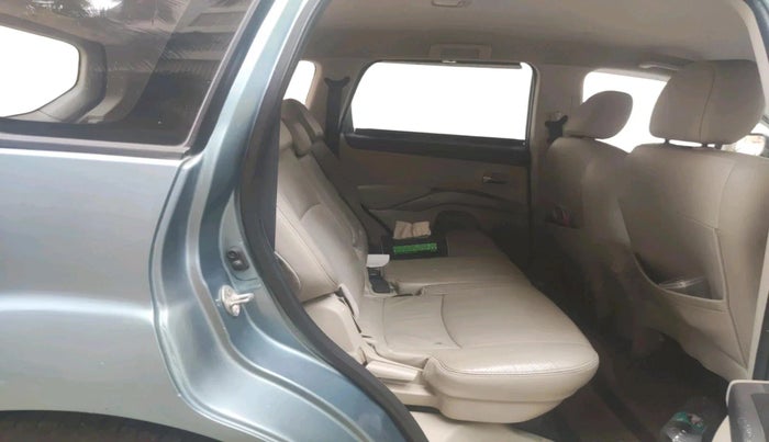 2011 Mitsubishi Outlander 2.4 MIVEC, Petrol, Automatic, 1,49,377 km, interior