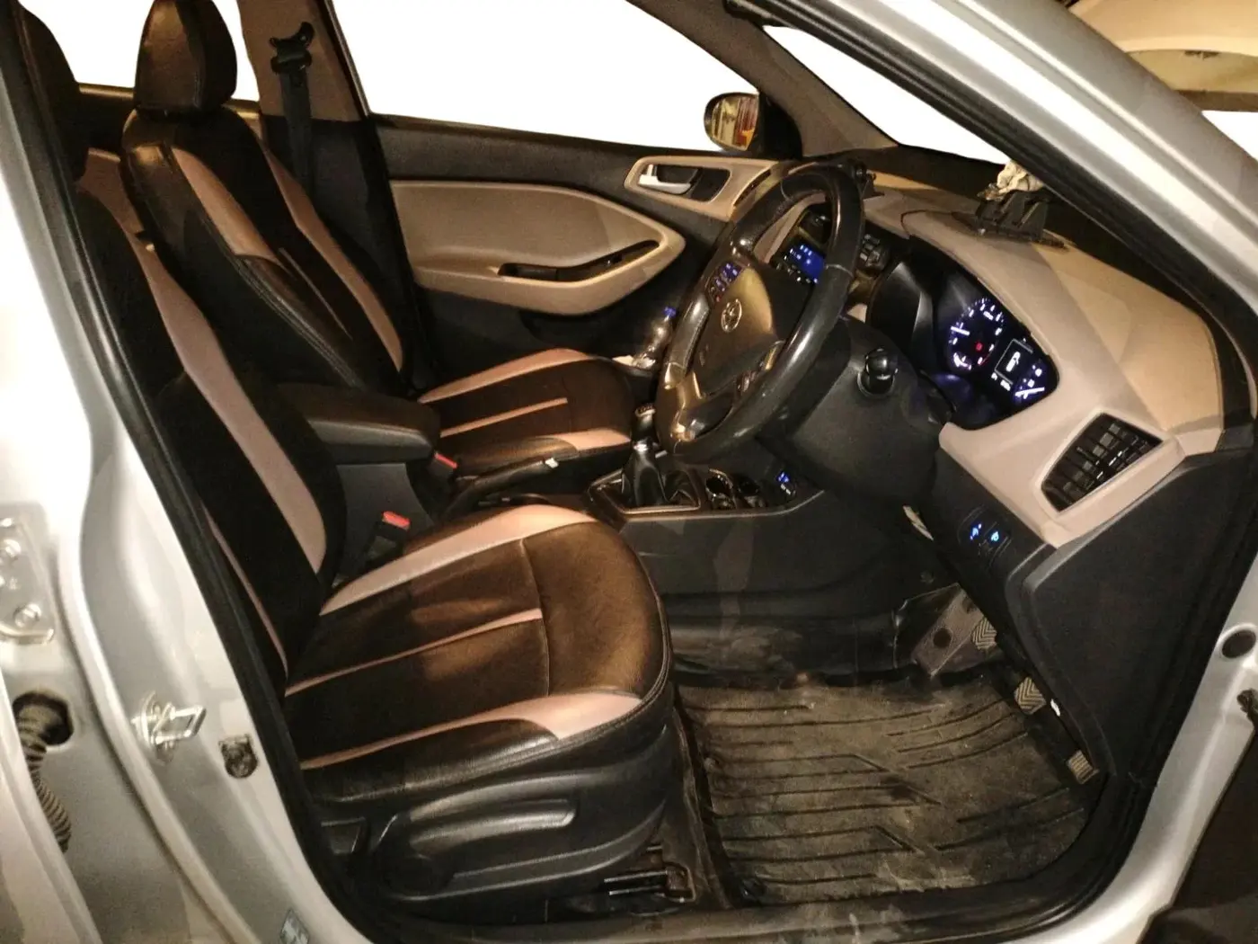 2016 Hyundai Elite i20 ASTA 1.2, Petrol, Manual, 35,127 km, interior