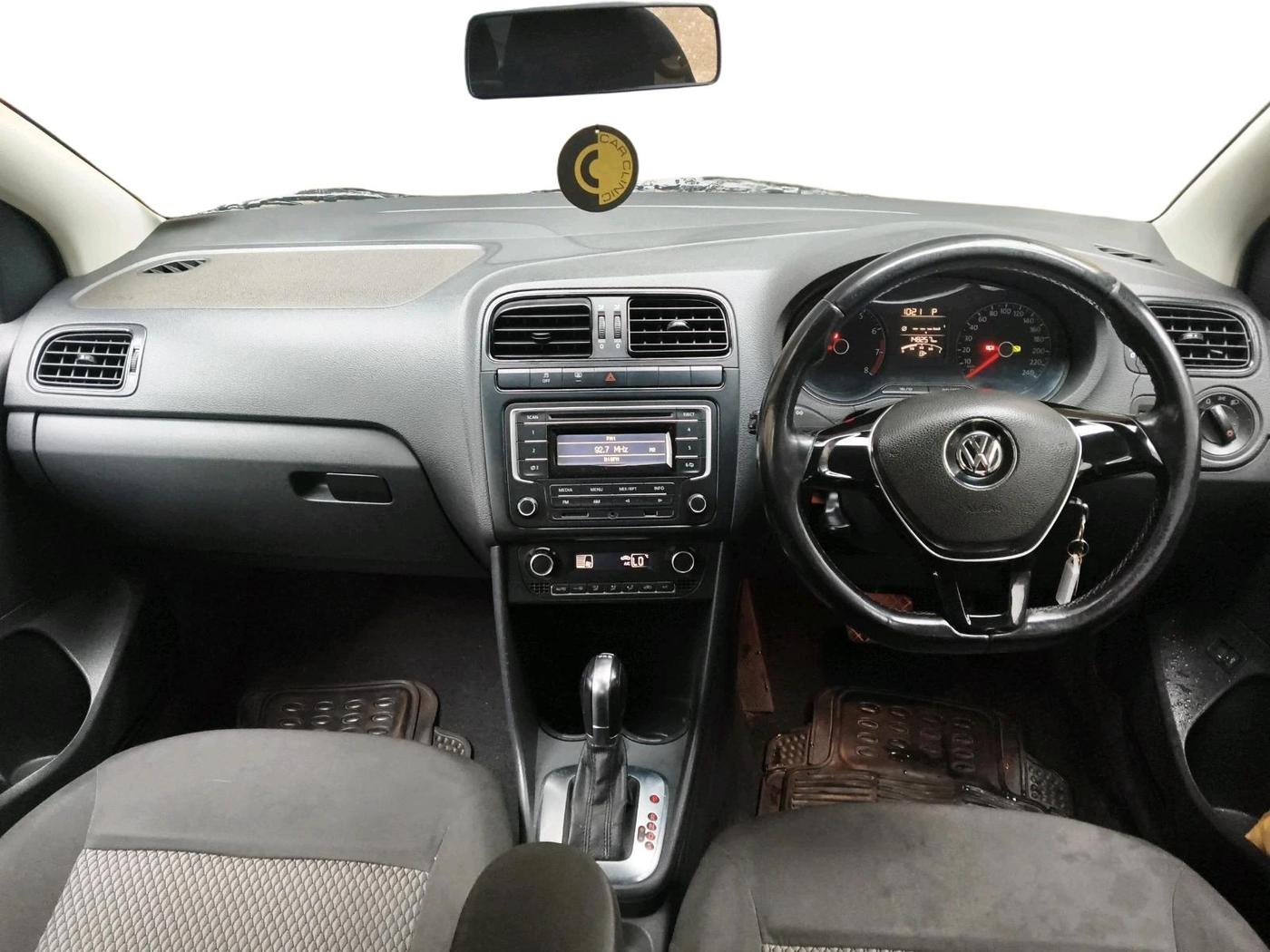 2015 Volkswagen Vento HIGHLINE PETROL AT, Petrol, Automatic, 1,48,257 km, interior