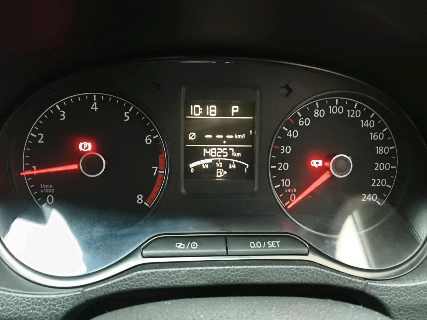 2015 Volkswagen Vento HIGHLINE PETROL AT, Petrol, Automatic, 1,48,257 km, interior