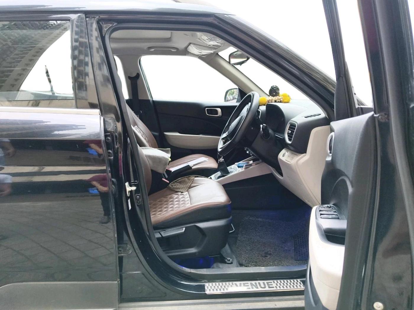 2023 Hyundai VENUE SX 1.2 PETROL, Petrol, Manual, 23,705 km, interior