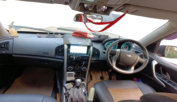 2020 Mahindra XUV500 W7, Diesel, Manual, 69,200 km, interior