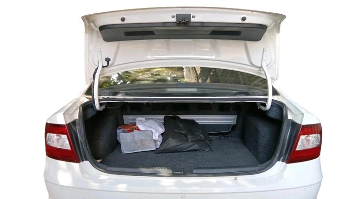 2021 Skoda Rapid AMBITION AT TSI, Petrol, Automatic, 87,880 km, exterior