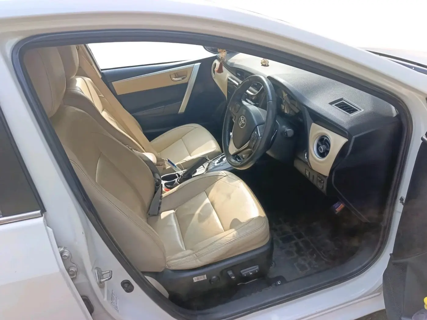 2018 Toyota Corolla Altis VL CVT PETROL, Petrol, Automatic, 1,05,142 km, interior