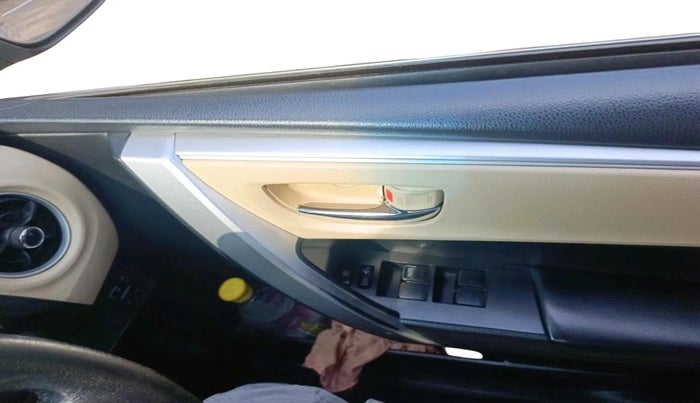 2018 Toyota Corolla Altis VL CVT PETROL, Petrol, Automatic, 1,05,142 km, interior