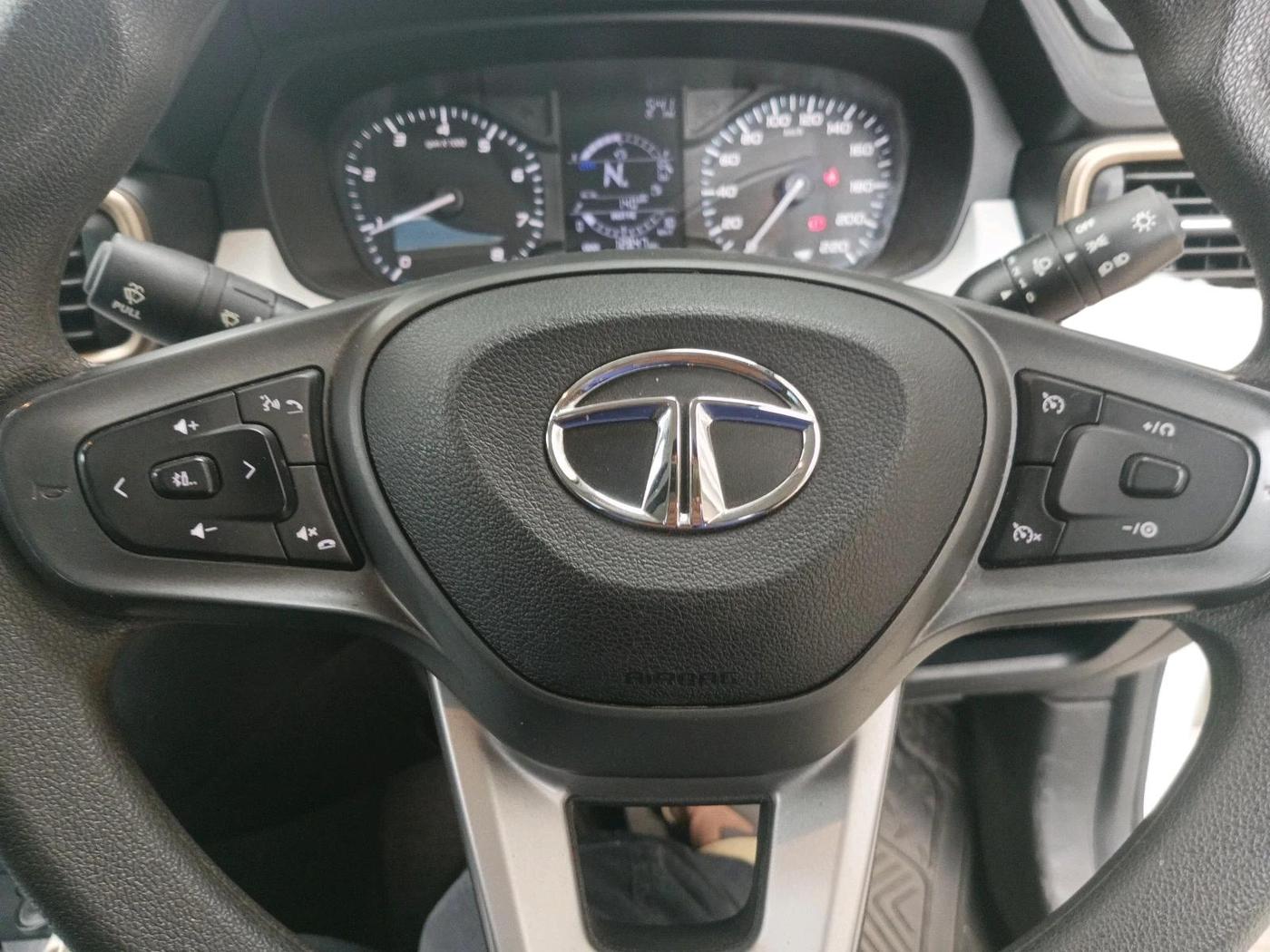2023 Tata PUNCH ACCOMPLISHED AMT, Petrol, Automatic, 12,847 km, interior