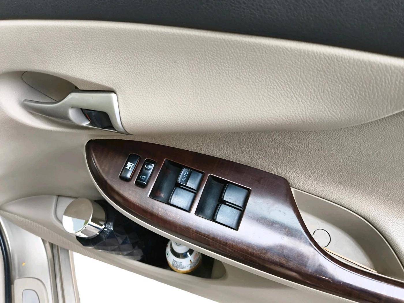 2012 Toyota Corolla Altis VL AT PETROL, CNG, Automatic, 1,55,085 km, interior