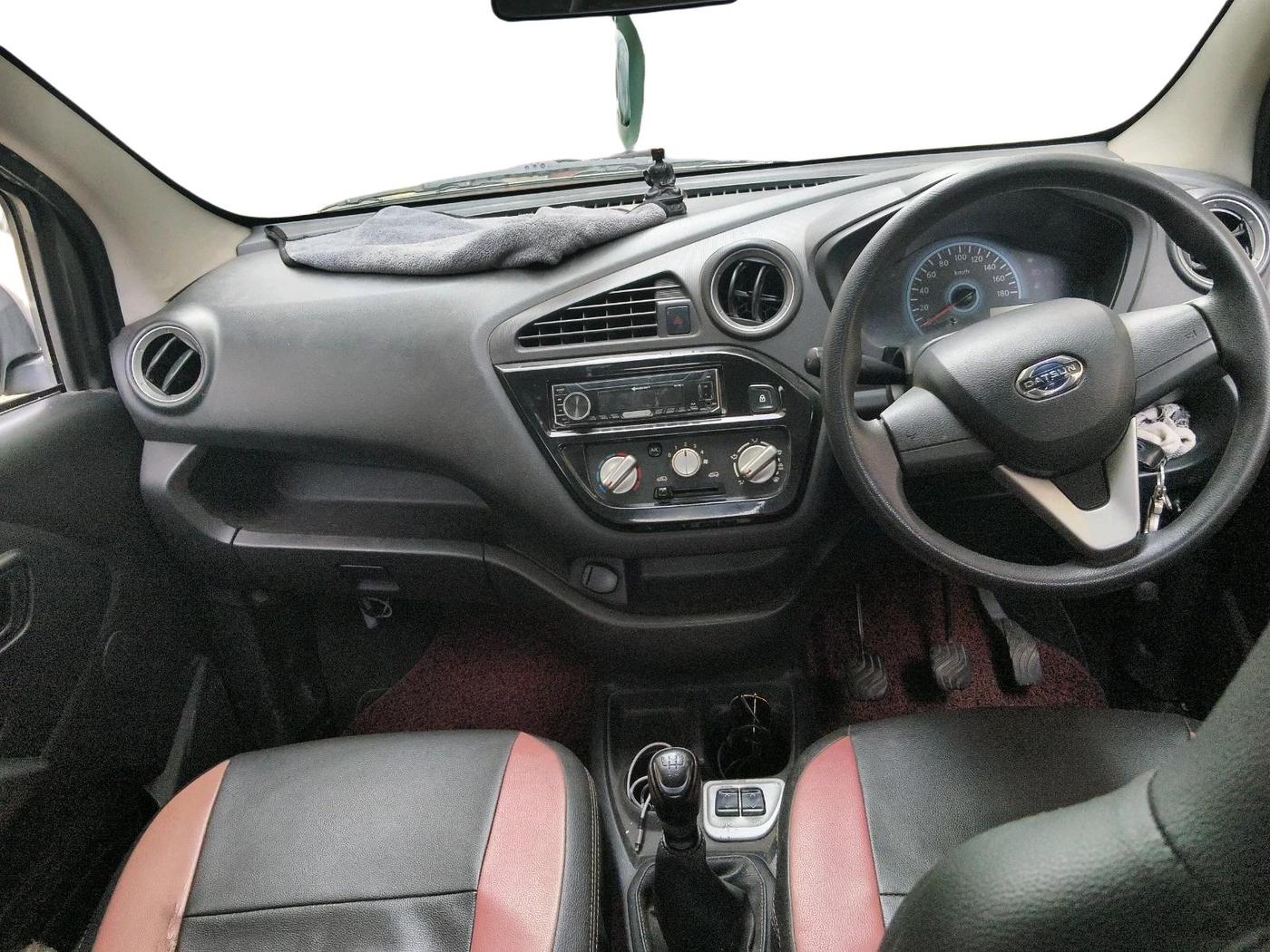 2017 Datsun Redi Go T, Petrol, Manual, 34,827 km, interior