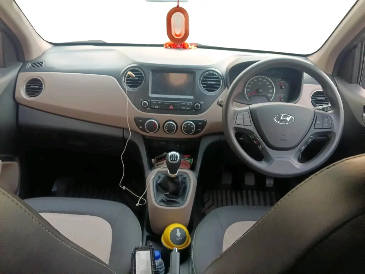2017 Hyundai Grand i10 SPORTZ (O) 1.2 KAPPA VTVT, Petrol, Manual, 40,994 km, interior