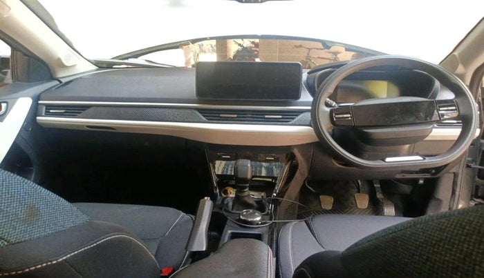 2024 Tata NEXON CREATIVE + SUNROOF 1.2 PETROL, Petrol, Manual, 24,202 km, interior