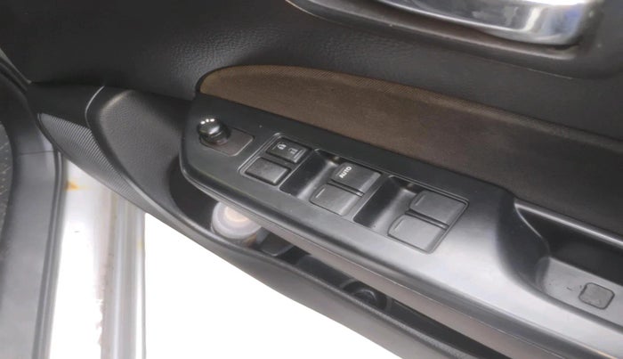 2013 Maruti Swift VXI, Petrol, Manual, 24,344 km, interior