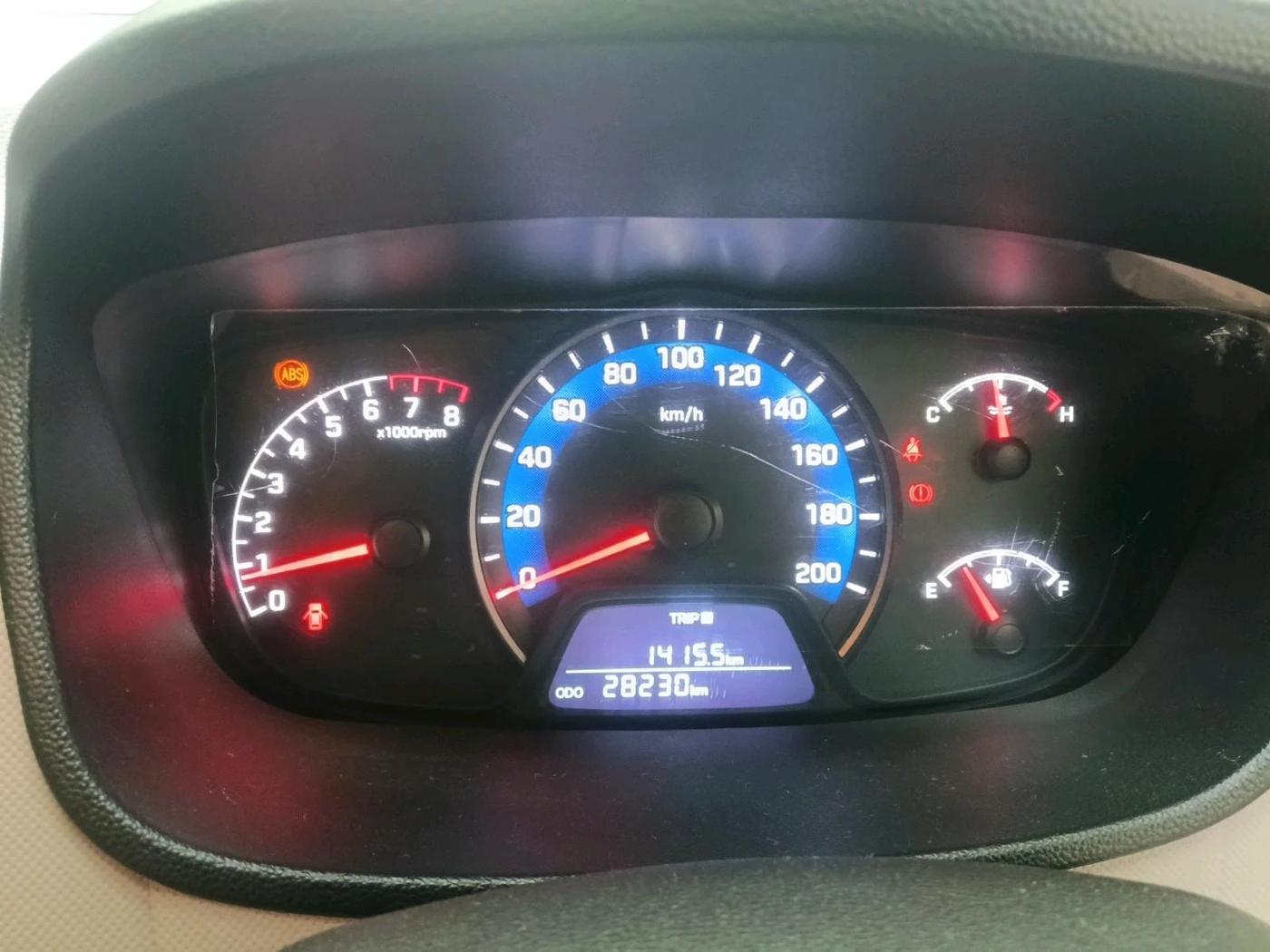 2015 Hyundai Xcent SX 1.2, Petrol, Manual, 28,230 km, interior