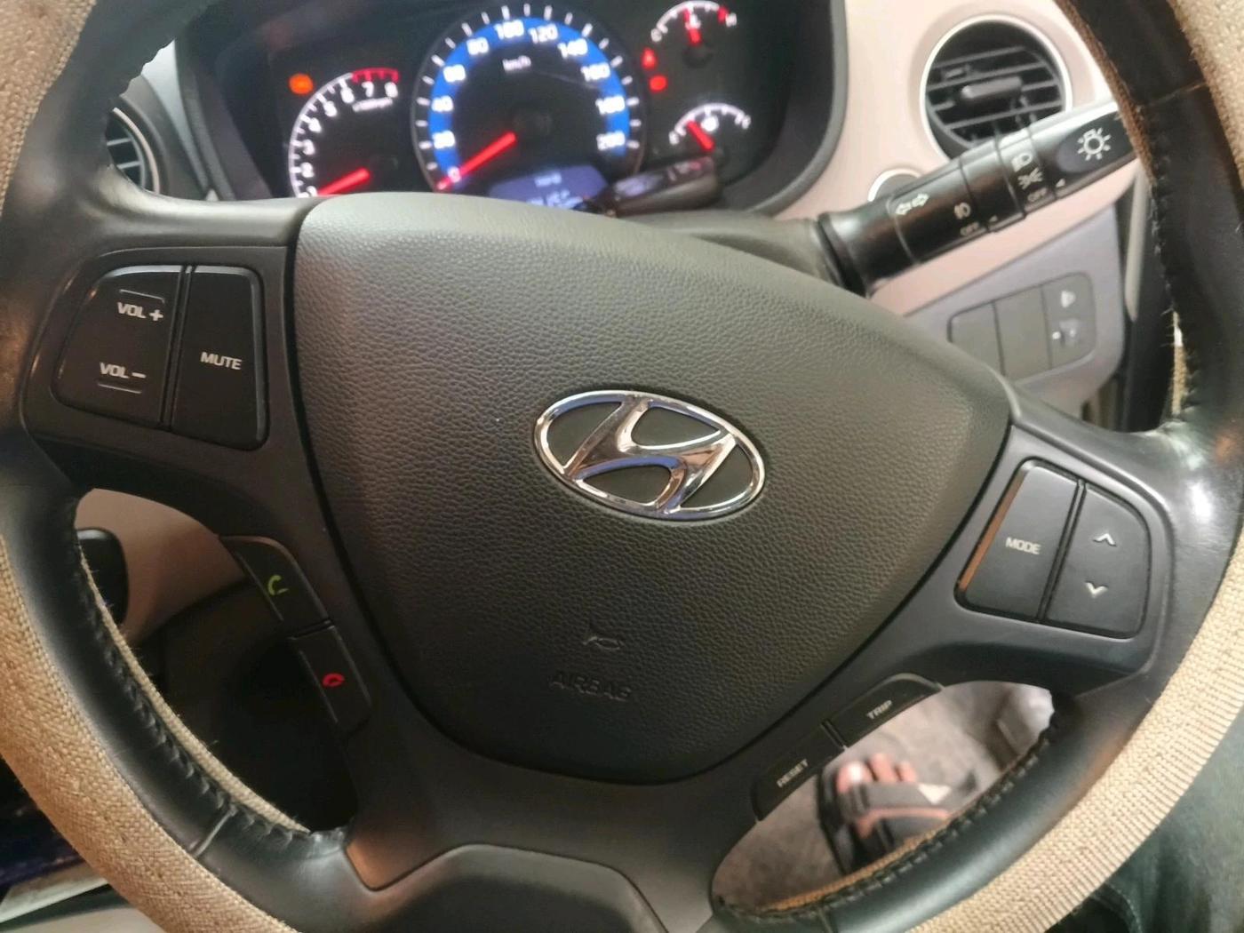 2015 Hyundai Xcent SX 1.2, Petrol, Manual, 28,230 km, interior