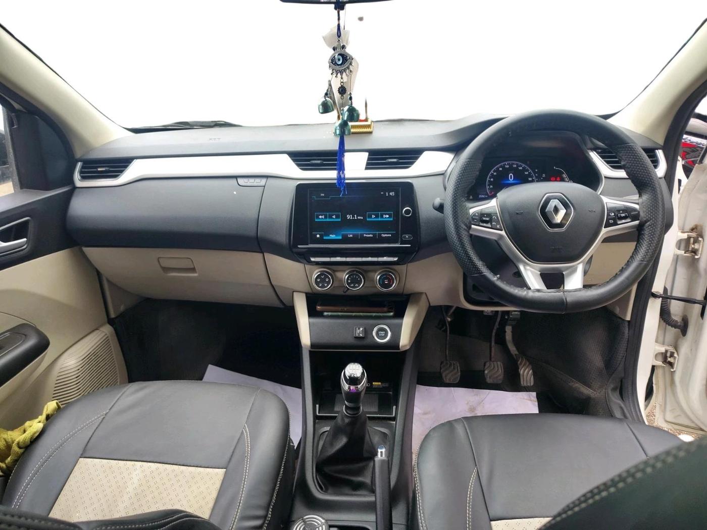 2024 Renault TRIBER RXZ DUAL TONE, CNG, Manual, 25,262 km, interior