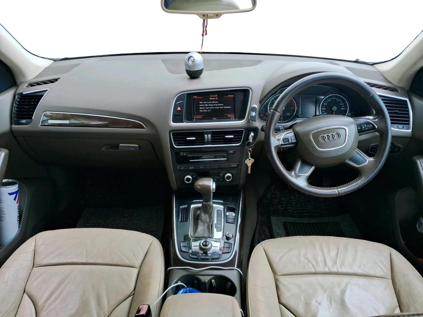 2013 Audi Q5 2.0 TDI QUATTRO, Diesel, Automatic, 1,05,162 km, interior