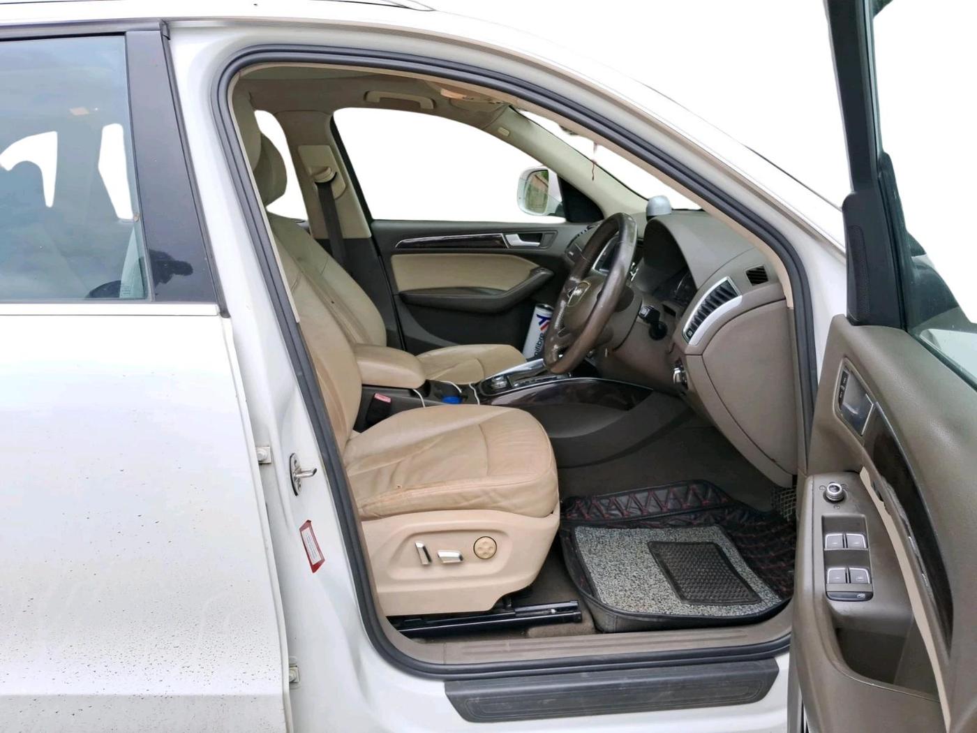 2013 Audi Q5 2.0 TDI QUATTRO, Diesel, Automatic, 1,05,162 km, interior