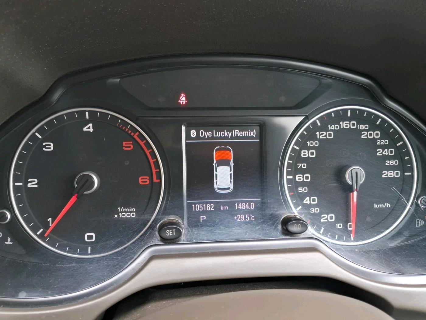 2013 Audi Q5 2.0 TDI QUATTRO, Diesel, Automatic, 1,05,162 km, interior