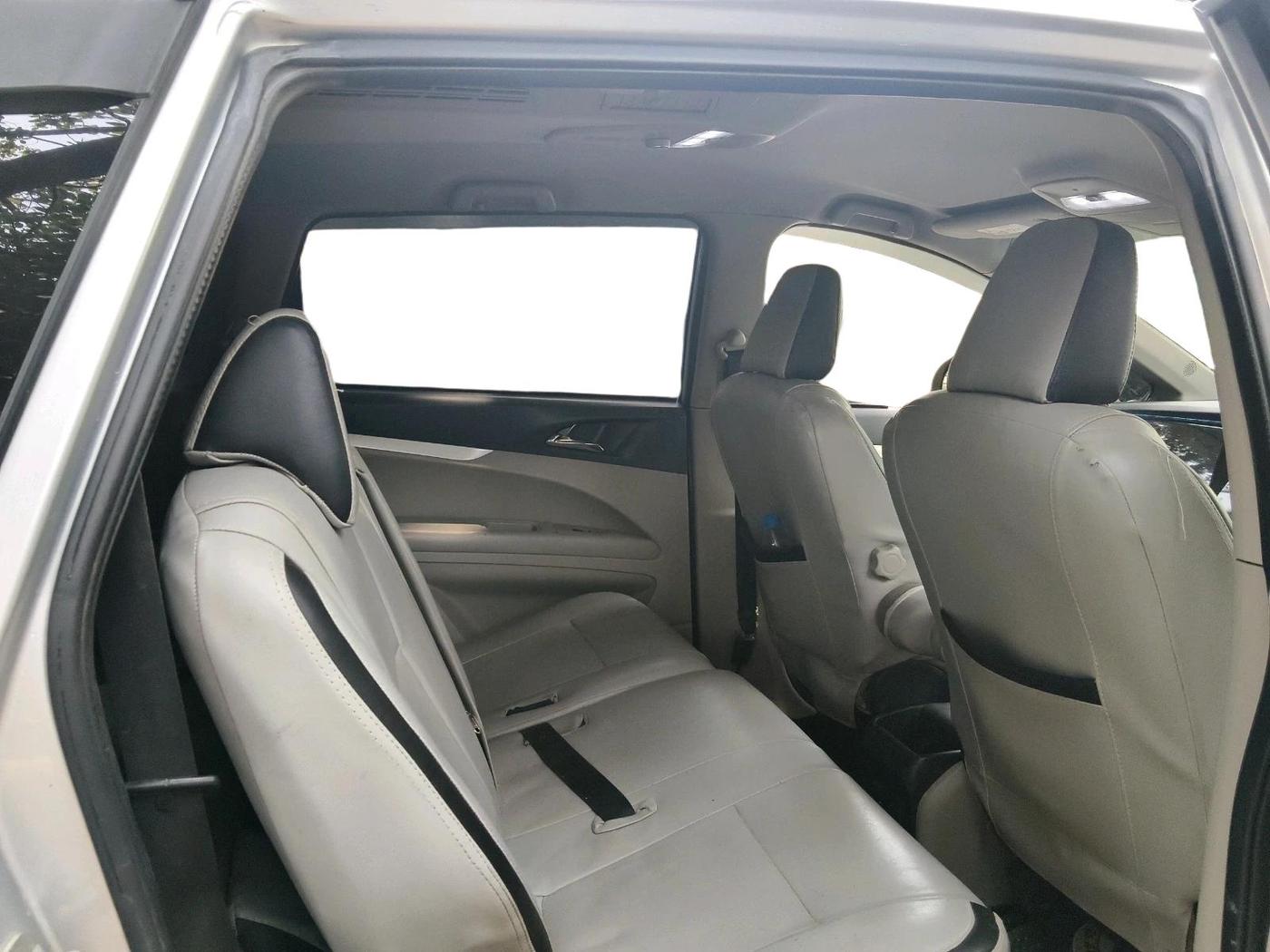 2018 Mahindra MARAZZO M6 8 STR, Diesel, Manual, 1,76,983 km, interior