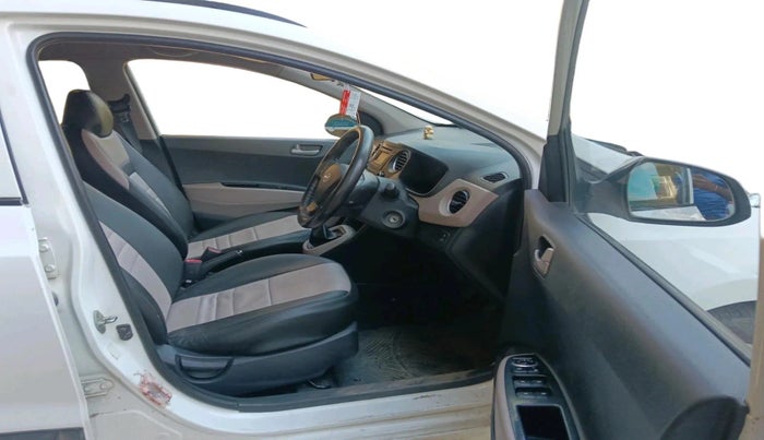 2015 Hyundai Grand i10 SPORTZ 1.2 KAPPA VTVT, Petrol, Manual, 55,000 km, interior