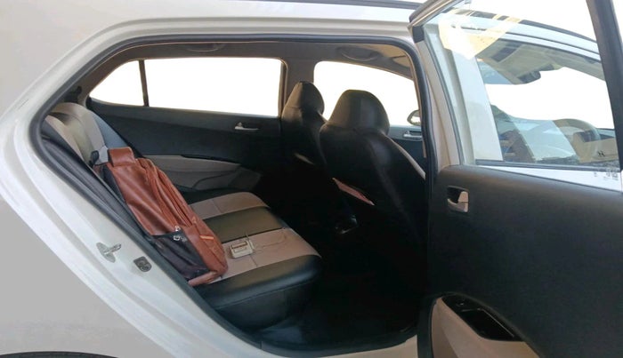 2015 Hyundai Grand i10 SPORTZ 1.2 KAPPA VTVT, Petrol, Manual, 55,000 km, interior