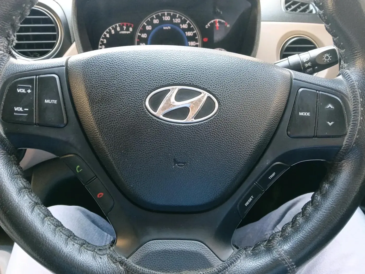 2015 Hyundai Grand i10 SPORTZ 1.2 KAPPA VTVT, Petrol, Manual, 55,000 km, interior