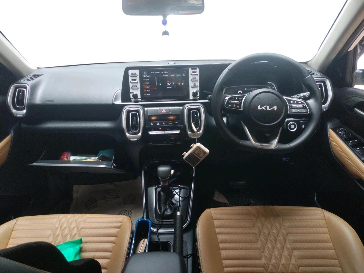 2024 KIA SONET 	 HTX 1.0 TURBO DCT, Petrol, Automatic, 9,101 km, interior