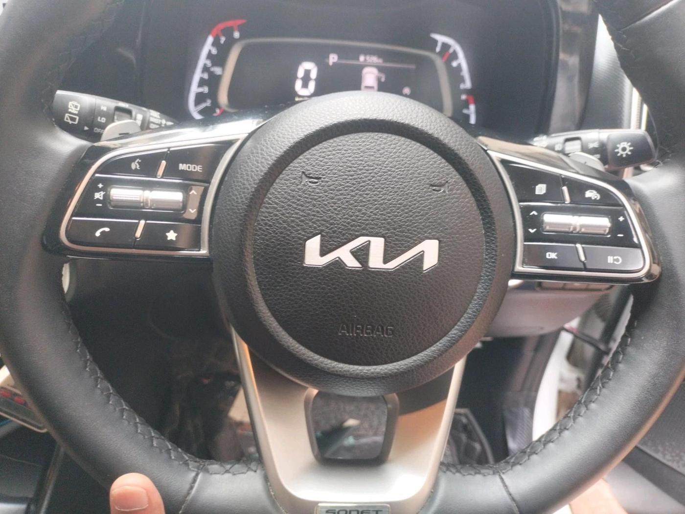 2024 KIA SONET 	 HTX 1.0 TURBO DCT, Petrol, Automatic, 9,101 km, interior