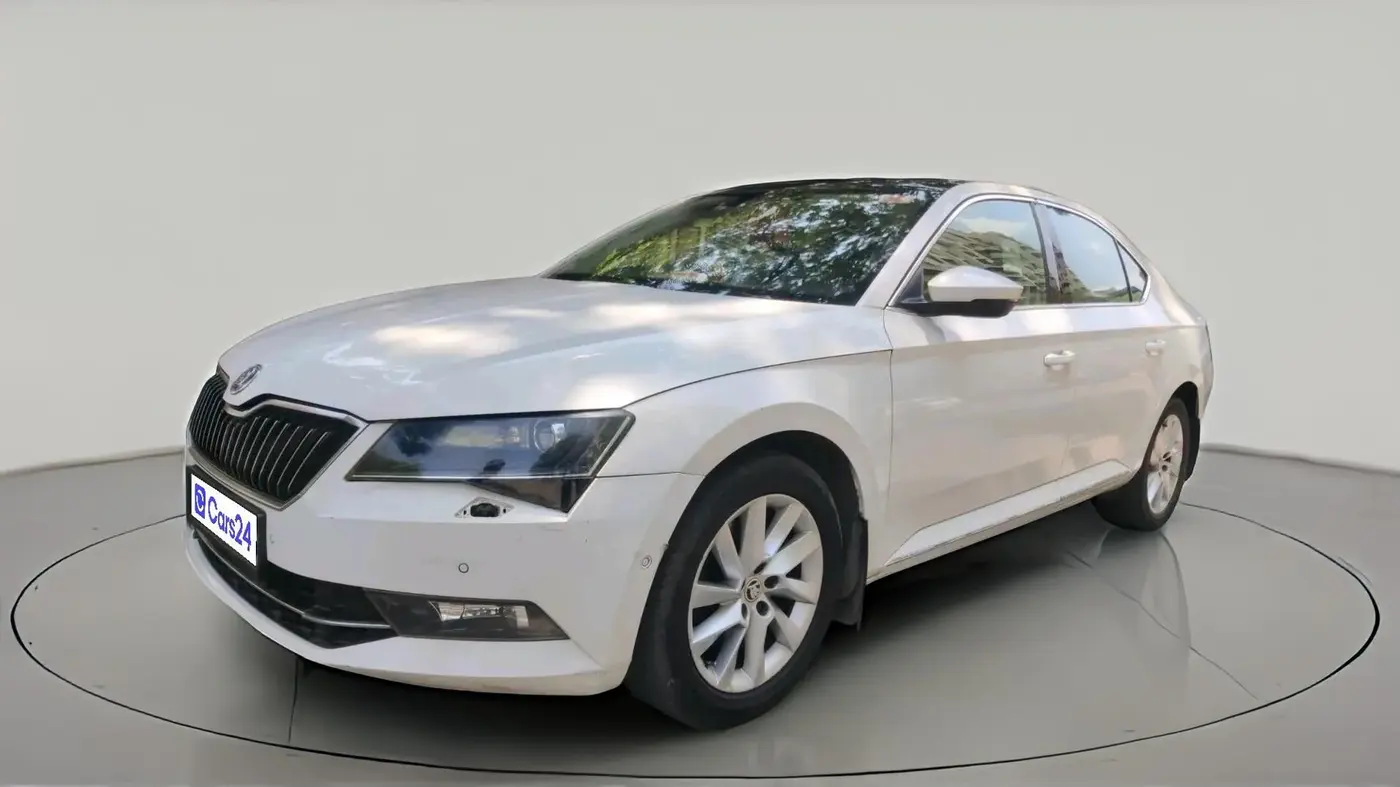 2018 Skoda Superb L&K 1.8 TSI AT, Petrol, Automatic, 1,06,199 km, exterior