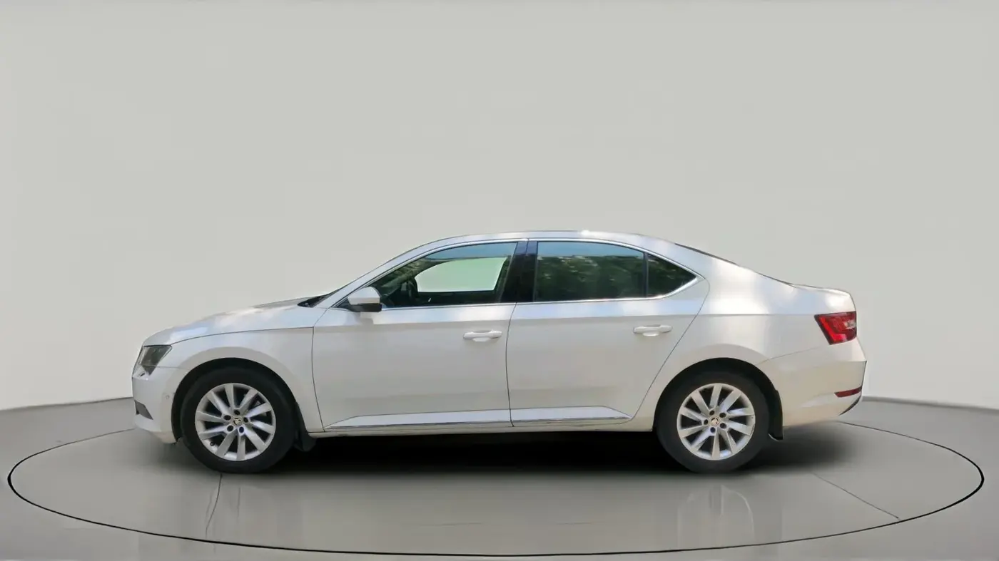2018 Skoda Superb L&K 1.8 TSI AT, Petrol, Automatic, 1,06,199 km, exterior