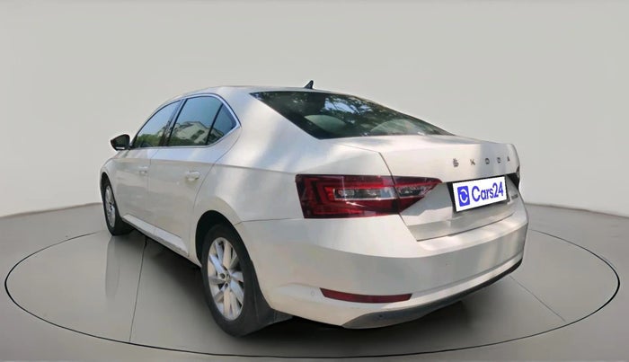 2018 Skoda Superb L&K 1.8 TSI AT, Petrol, Automatic, 1,06,199 km, exterior