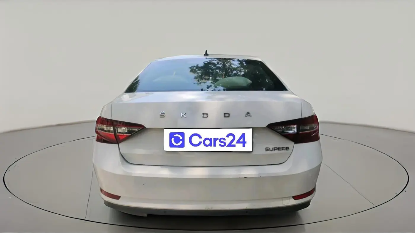2018 Skoda Superb L&K 1.8 TSI AT, Petrol, Automatic, 1,06,199 km, exterior
