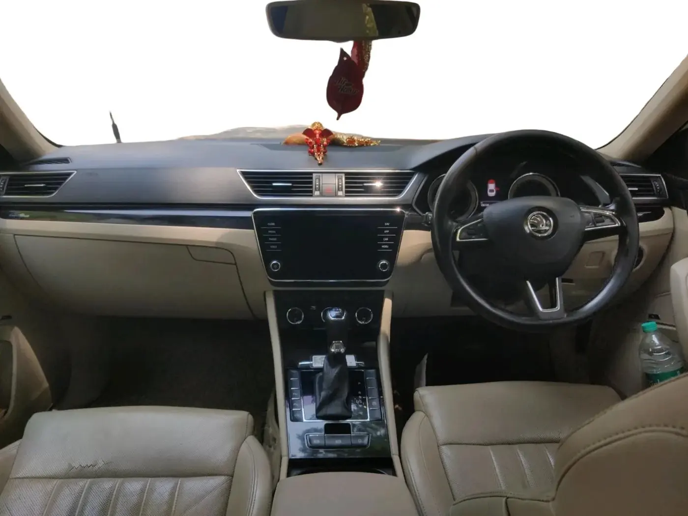 2018 Skoda Superb L&K 1.8 TSI AT, Petrol, Automatic, 1,06,199 km, interior