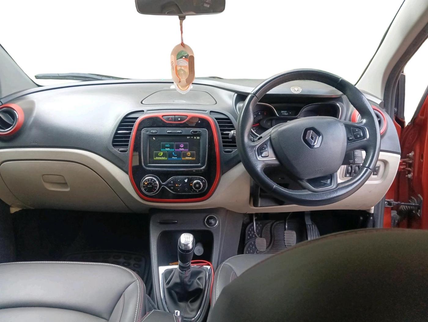 2019 Renault Captur RXT DIESEL DUAL TONE, Diesel, Manual, 45,000 km, interior