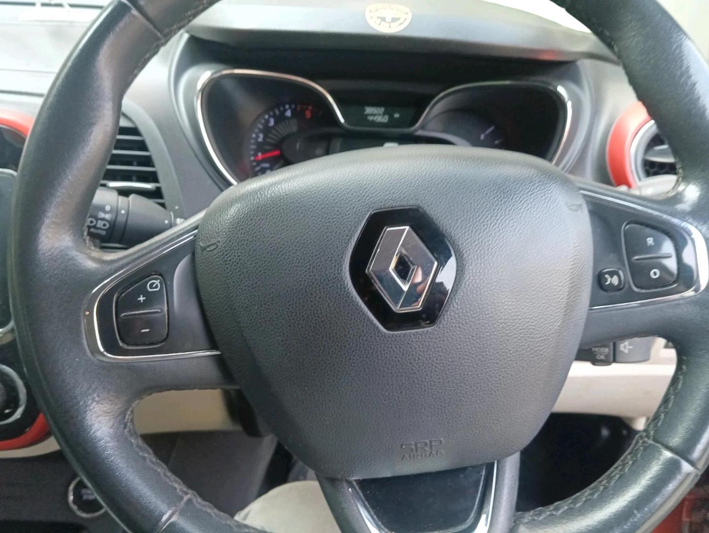 2019 Renault Captur RXT DIESEL DUAL TONE, Diesel, Manual, 45,000 km, interior